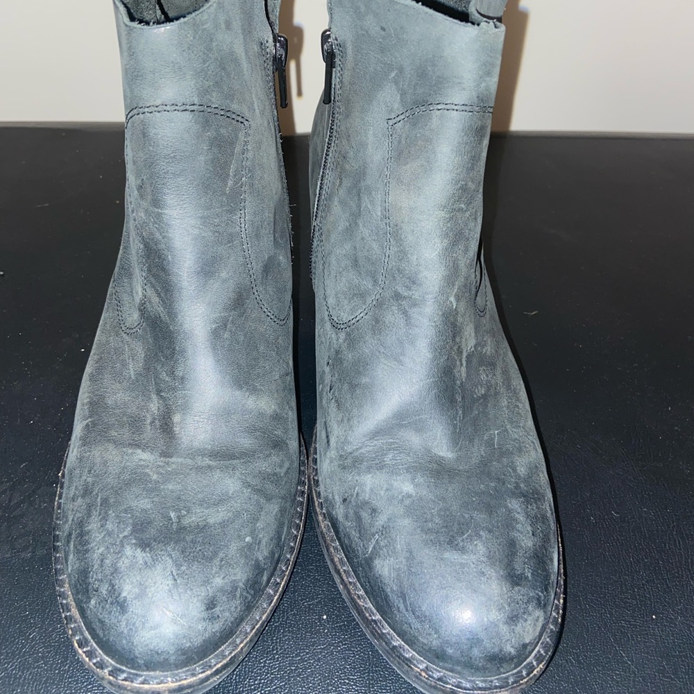 Black, size 7.5, palladium